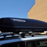 Les précautions à prendre pour conduire avec un coffre de toit